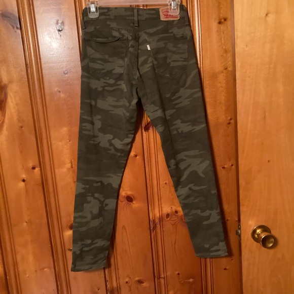 Says size 27 but fits like a 26 Length 25  Camouflage Levi 711 Skinny pants - Picture 3 of 4